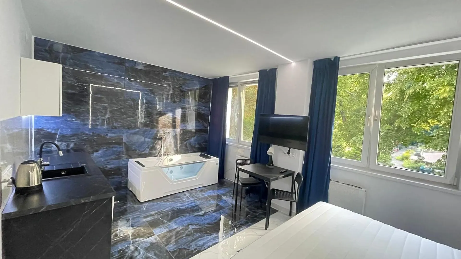 Yourapart Karmelicka Z Jacuzzi Warsaw Apartment