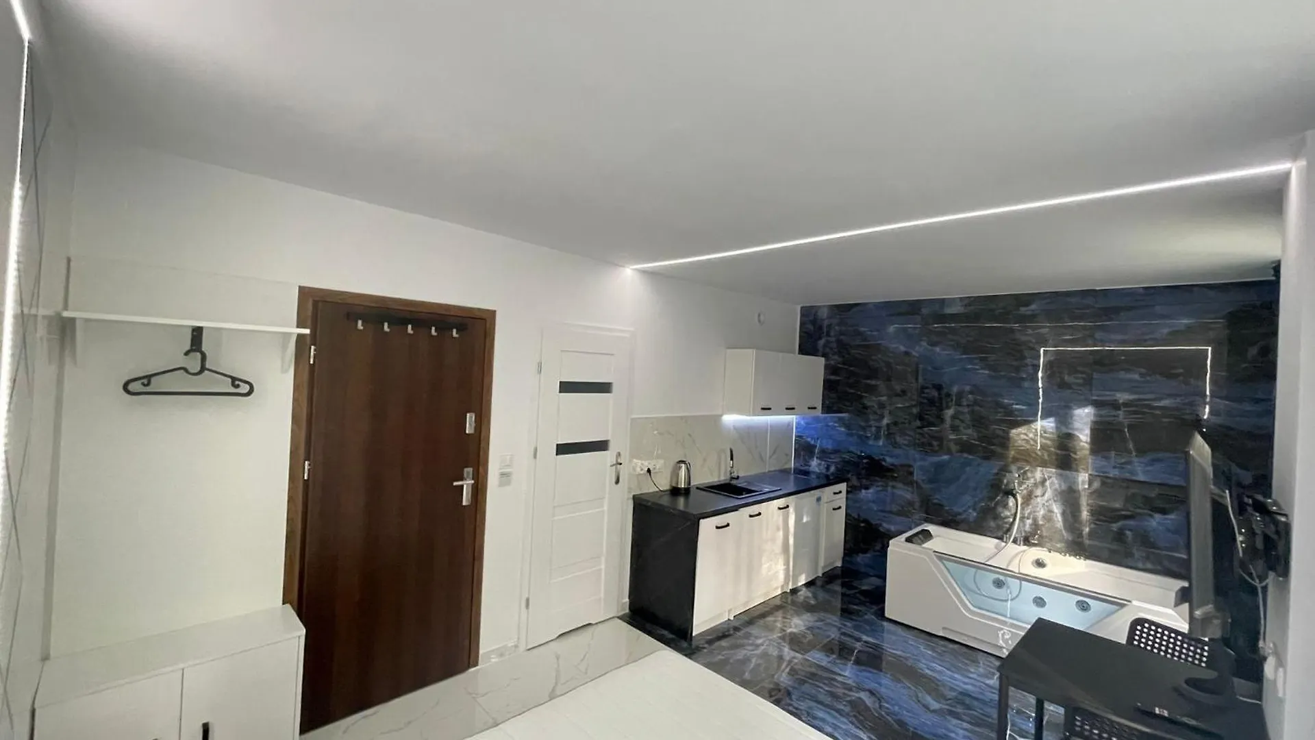 Yourapart Karmelicka Z Jacuzzi Warsaw Apartment