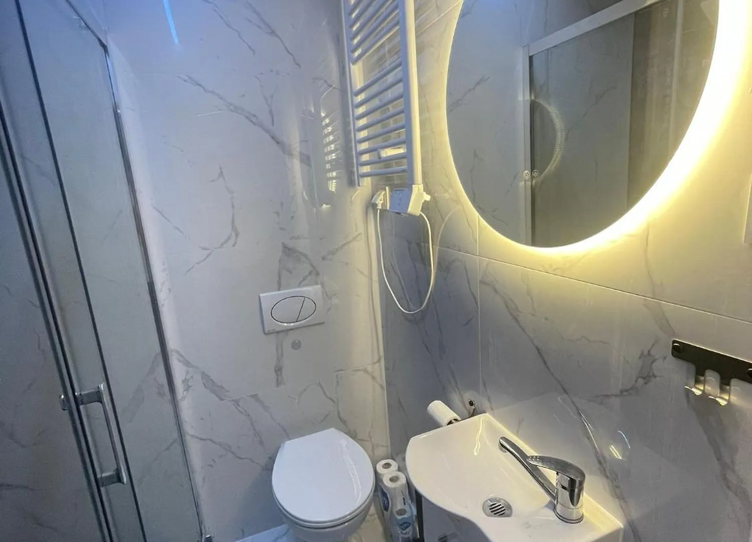 Apartment Yourapart Karmelicka Z Jacuzzi Warsaw Poland