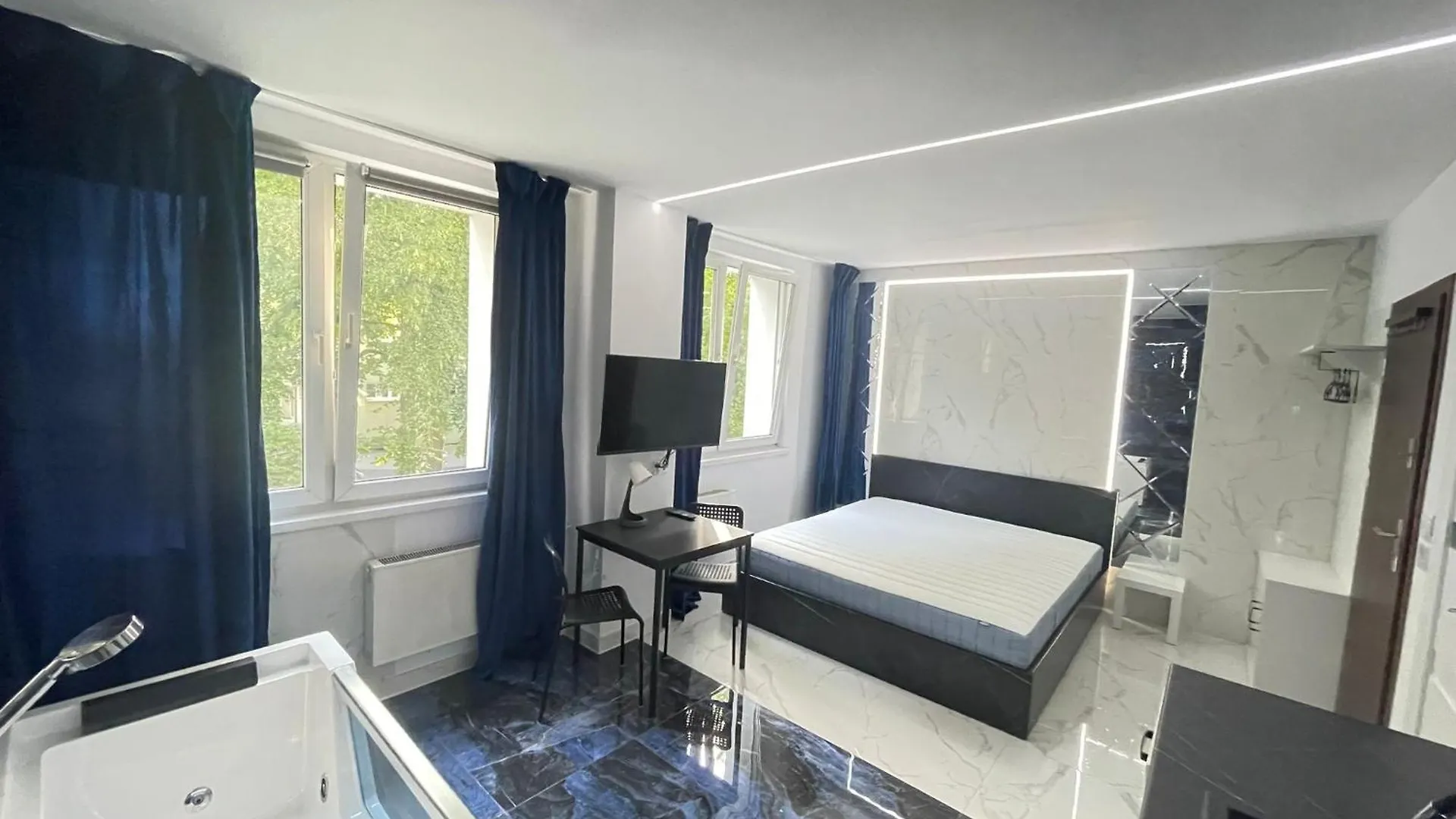 Yourapart Karmelicka Z Jacuzzi Βαρσοβία 0*,  Πολωνία