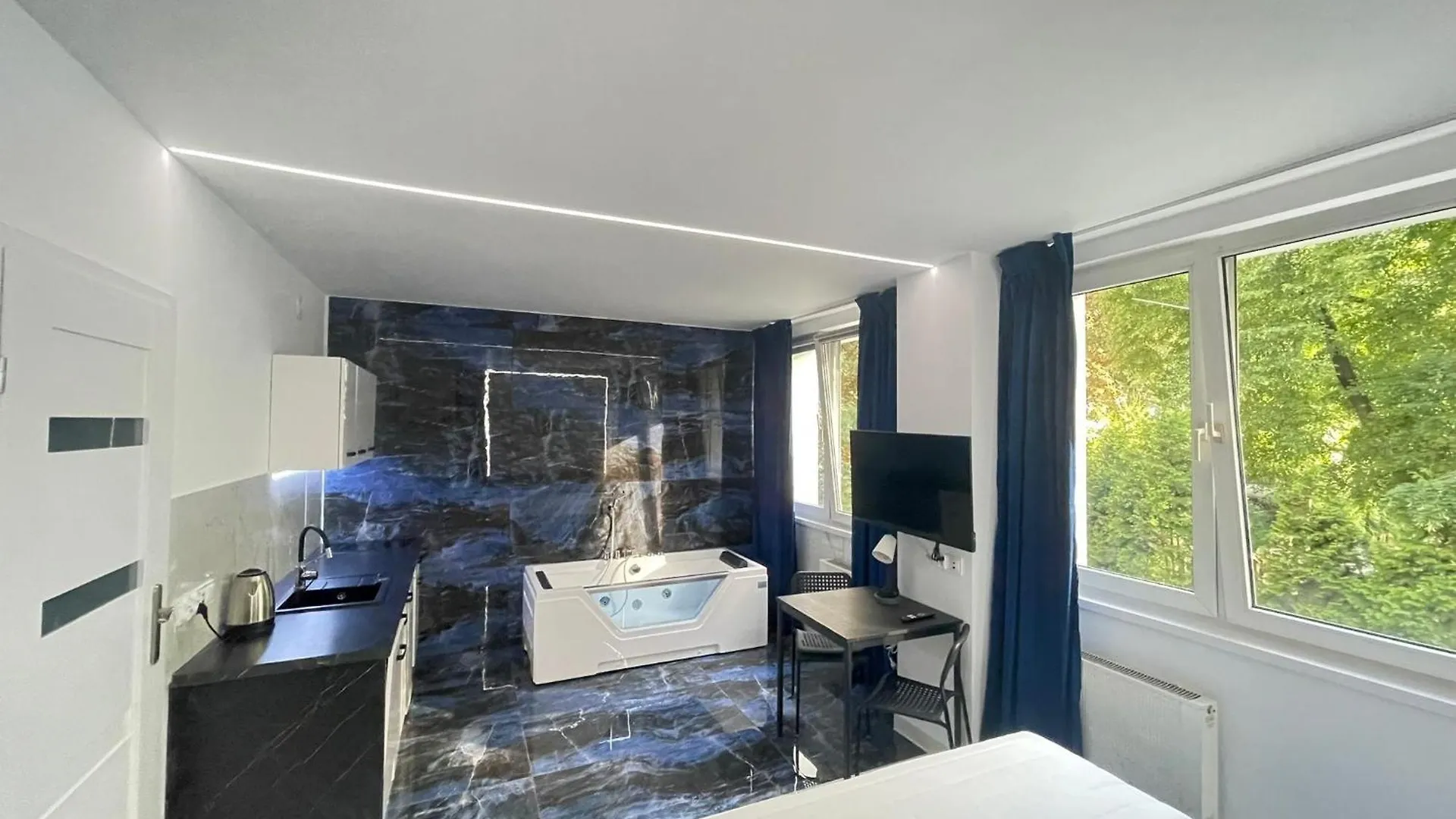 Yourapart Karmelicka Z Jacuzzi Βαρσοβία